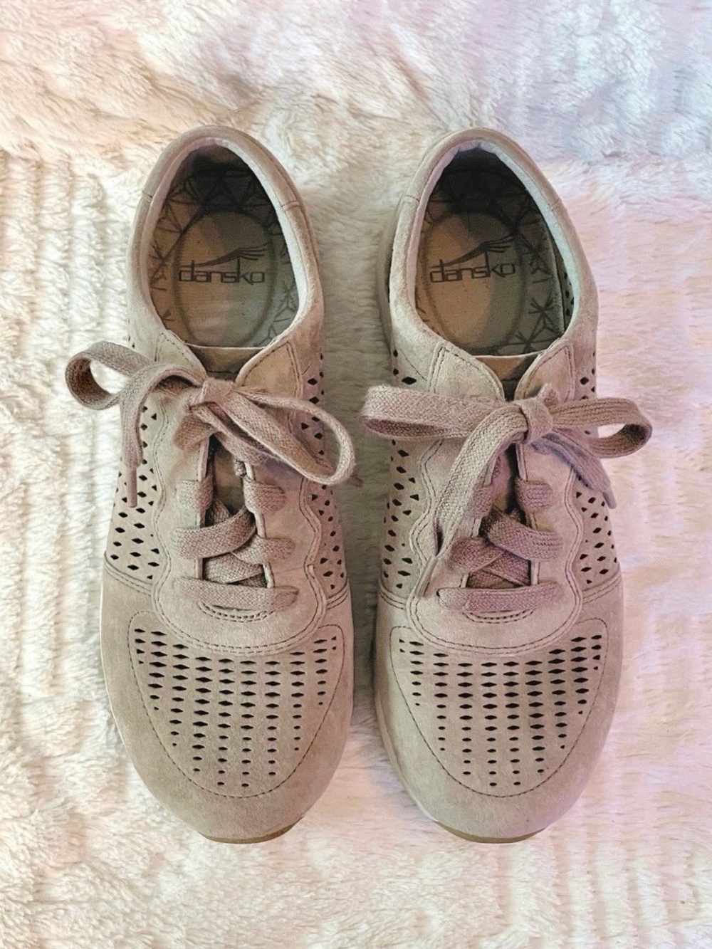 Dansko Women's Charlie Perforated taupe Suede Lace Up Comfort Sneaker Sz 5.5 6